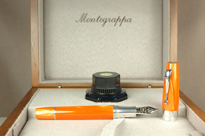 Pre-Owned Pens: 5106: Montegrappa: Extra Stylographe